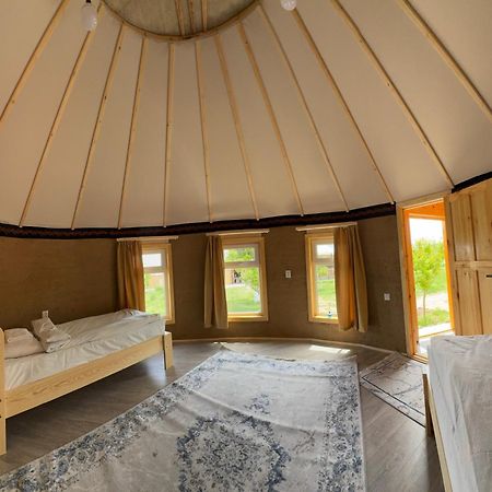 Bosogo Yurt Camp Hotell Bokonbayevo Exteriör bild