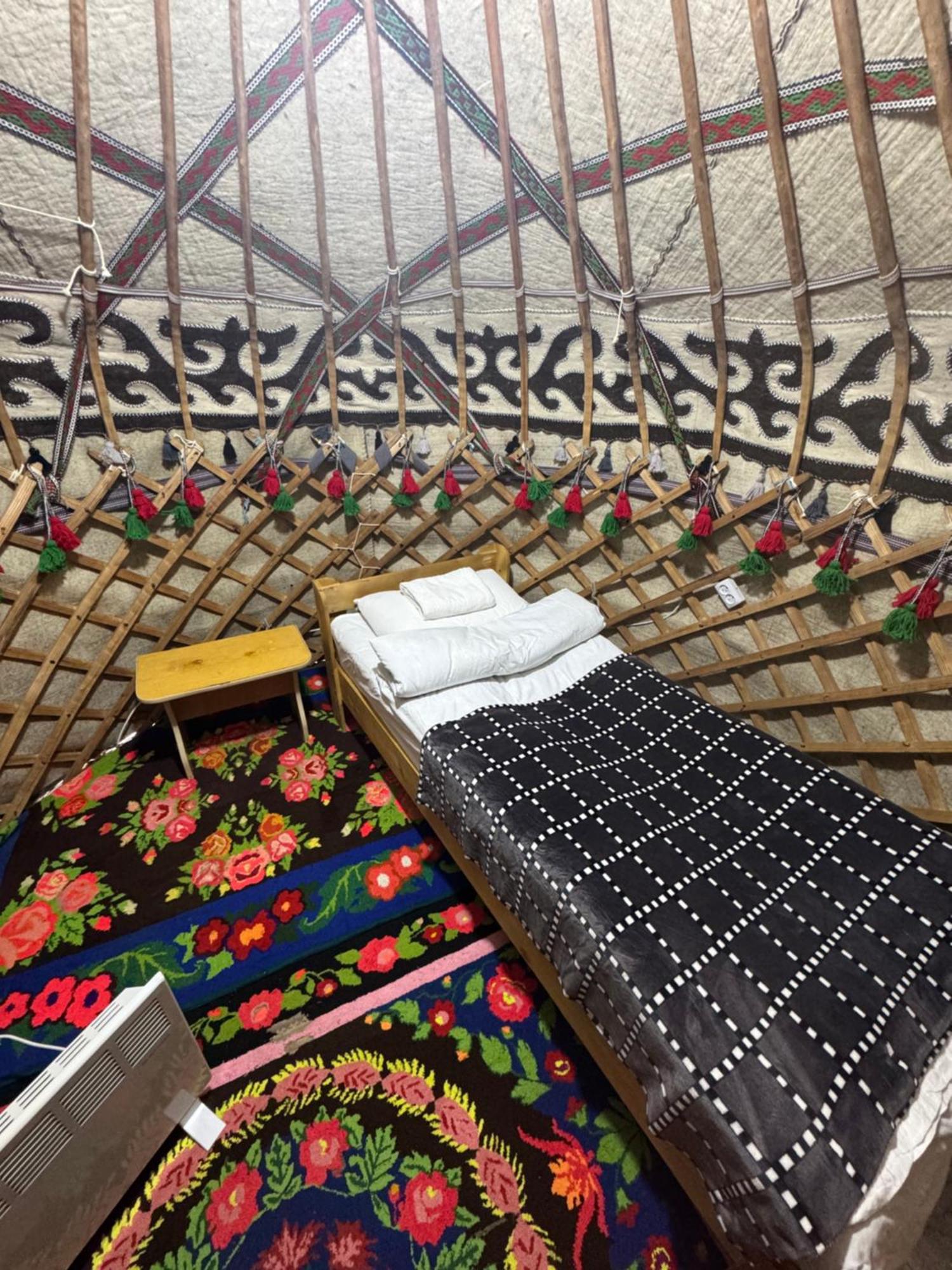 Bosogo Yurt Camp Hotell Bokonbayevo Exteriör bild