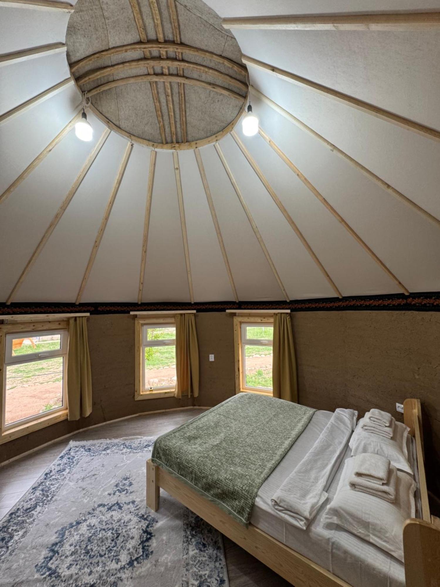 Bosogo Yurt Camp Hotell Bokonbayevo Exteriör bild